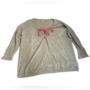 Label + Thread Gray Sweater with Candy Cane Bow detail